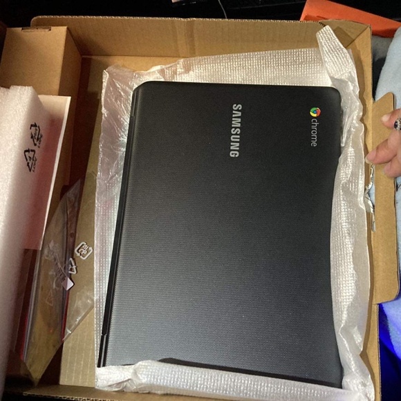 Samsung computer - Picture 2 of 8